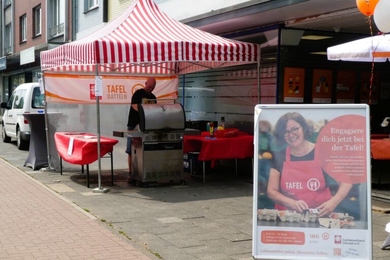Dattelner Tafel sammelt für den Schulstart